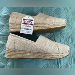 New Skechers Bob’s Memory Foam Espadrilles Women’s Size 9W.  Sans sparkl…
